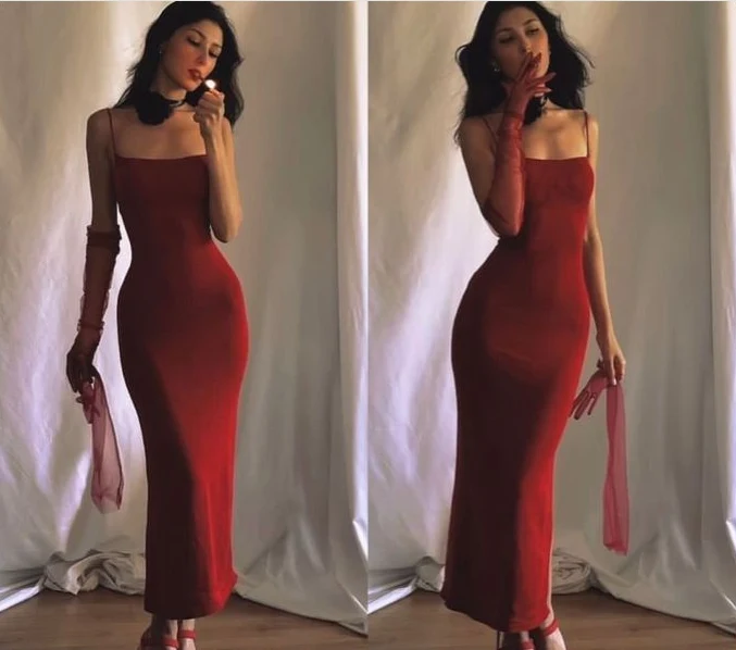 Robe de soirée sirène bordeaux en satin avec bretelles spaghetti et soutien-gorge intégré