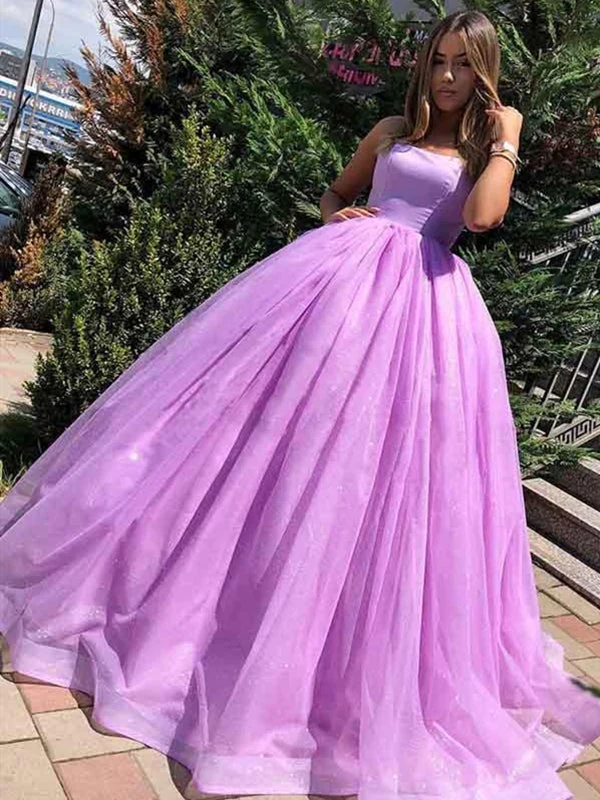 Robe de bal lilas en tulle, dos nu à fines bretelles, jupe ample
