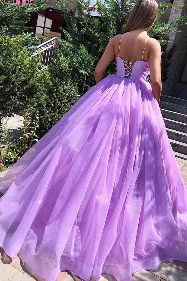 Robe de bal lilas en tulle, dos nu à fines bretelles, jupe ample