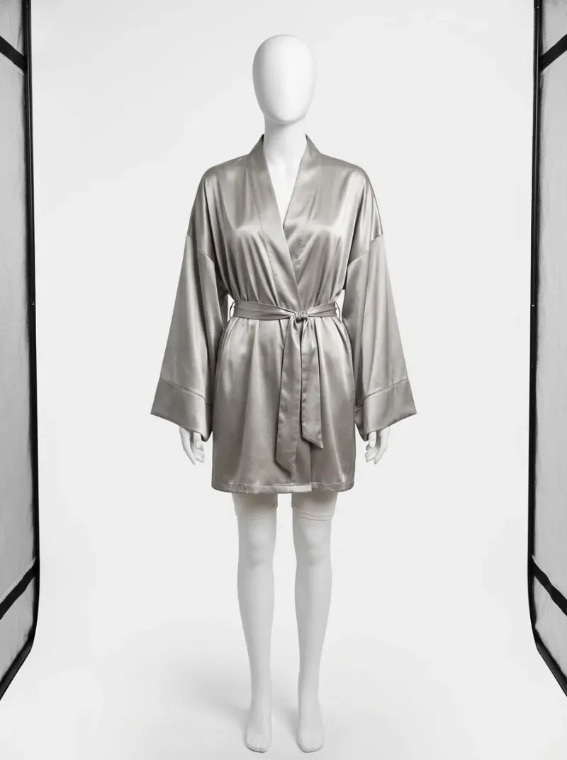 Kimono court polyester satiné peignoir femme minimaliste