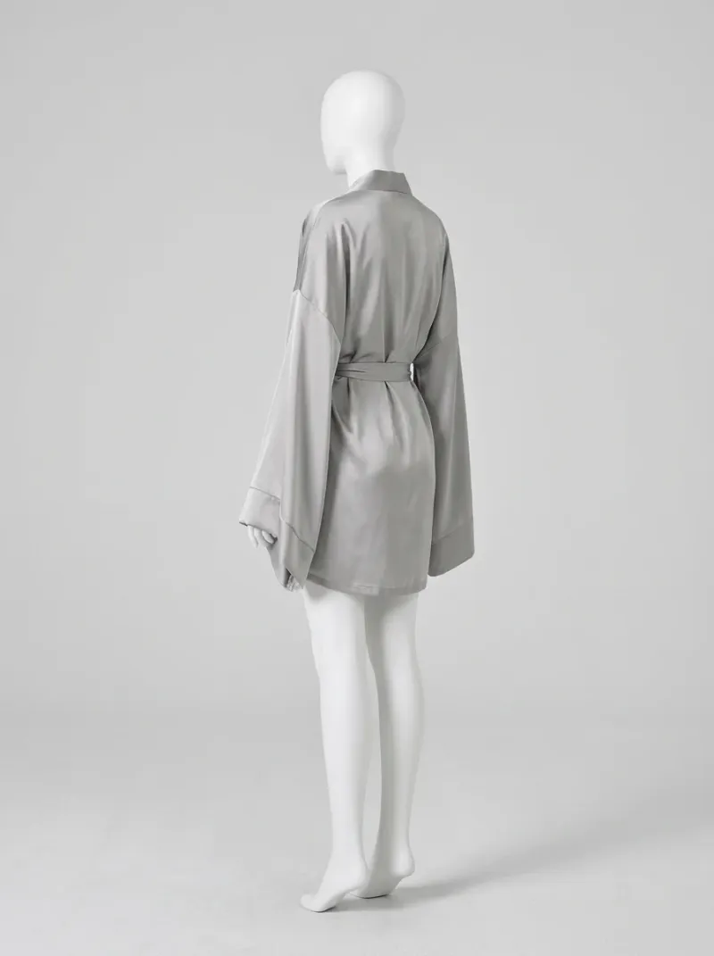 Kimono court polyester satiné peignoir femme minimaliste