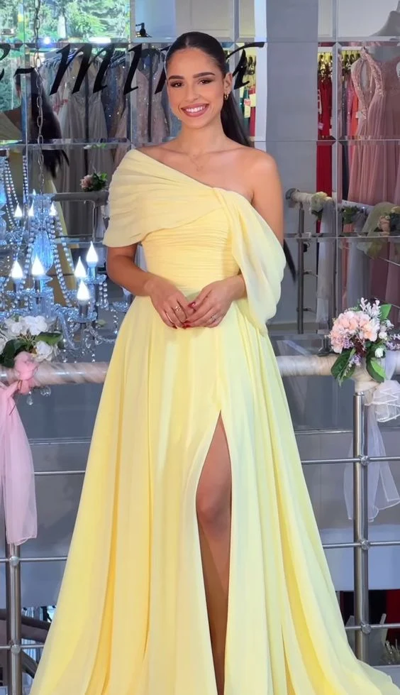 Robe de bal vintage jaune en mousseline, coupe trapèze, avec soutien-gorge intégré