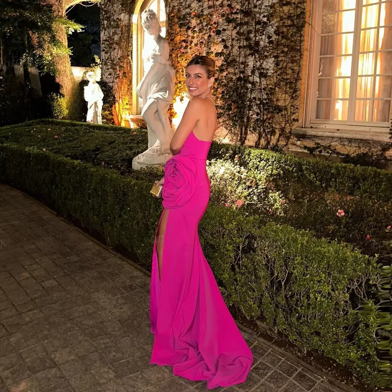 Robe de bal fourreau bustier en satin avec soutien-gorge intégré