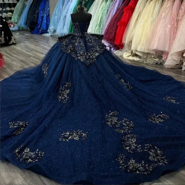 Robe de bal de princesse bleu marine à paillettes pour quinceañera, avec corset péplum appliqué