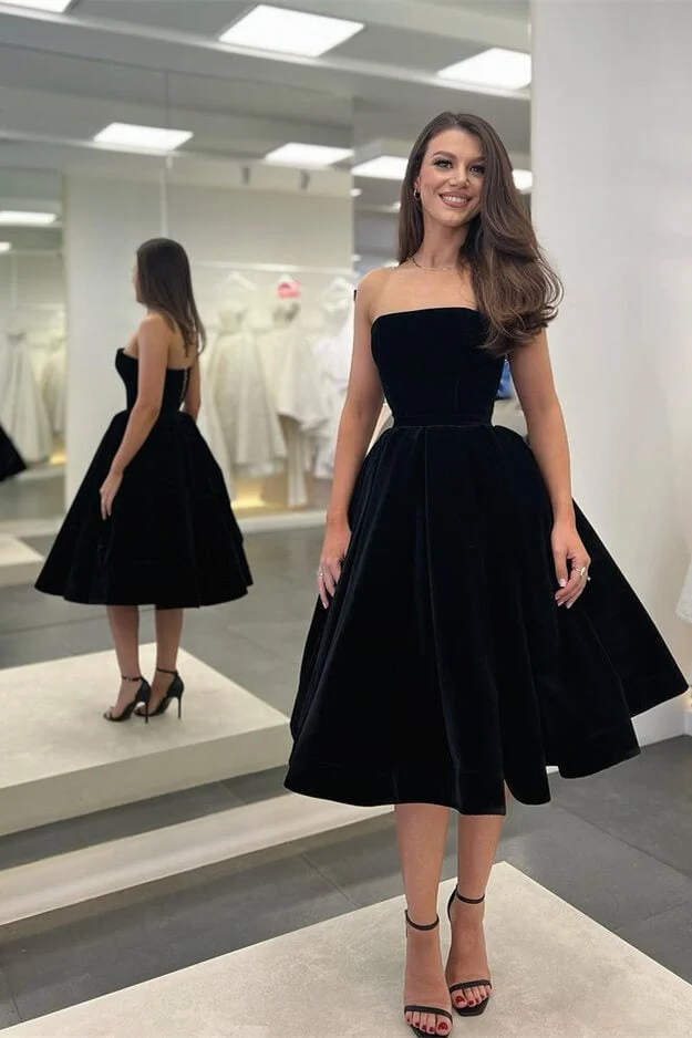 Robe de bal noire bustier en velours, longueur thé, avec corsage ajusté