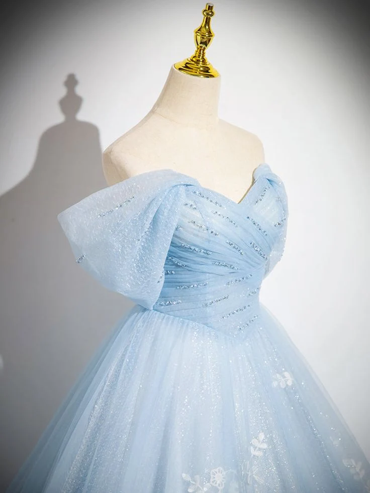 Robe de bal longue bleue à épaules dénudées en tulle et sequins, coupe trapèze