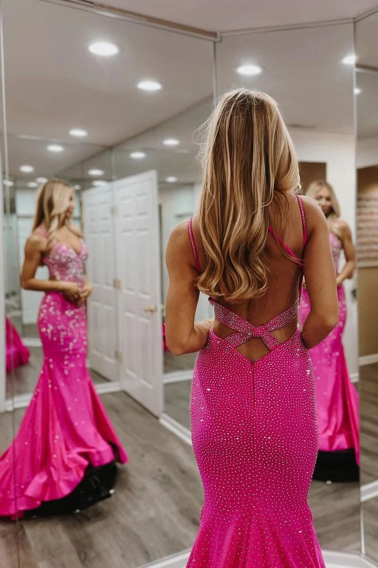 Robe de bal sirène en satin rose fuchsia à col en V ornée de perles