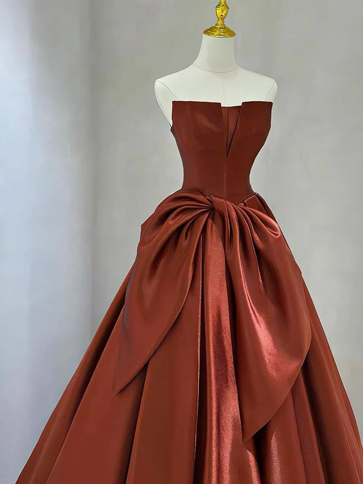 Robe de bal de soirée en satin sans bretelles à lacets avec soutien-gorge intégré
