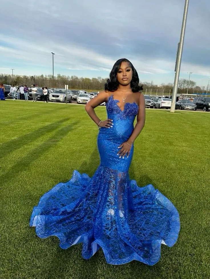 Robe de bal sirène en tulle bleu sans manches avec soutien-gorge intégré