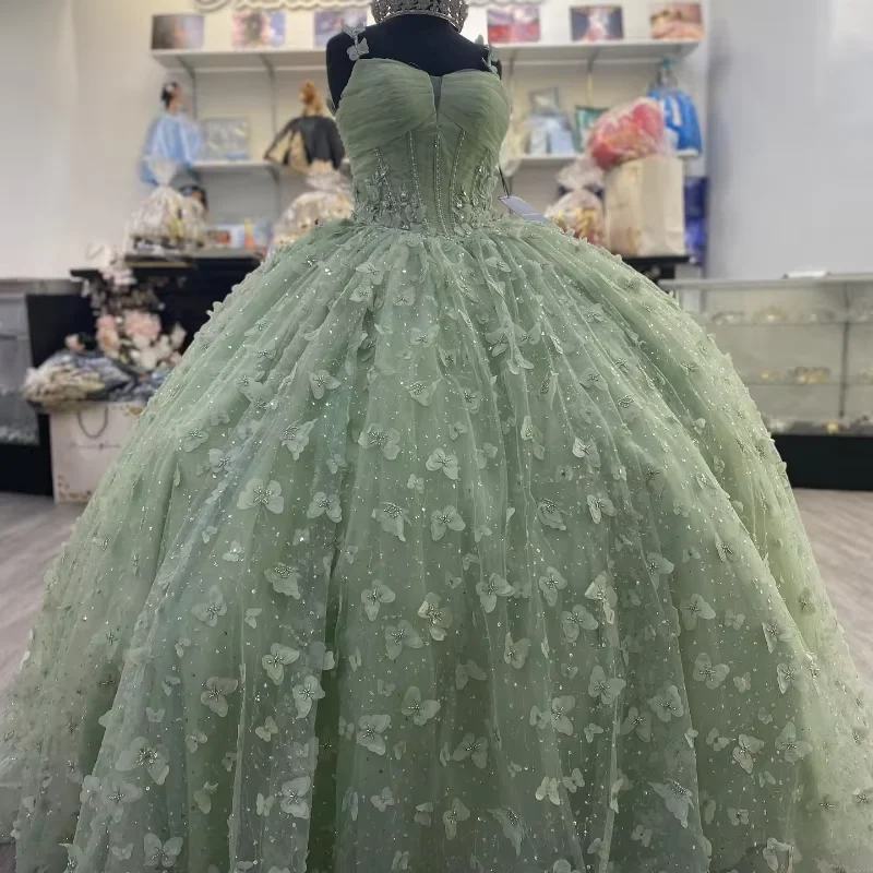 Robe de bal de quinceañera vert sauge, motif papillon 3D, corset en cristal