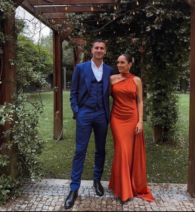 Robe de soirée longue dos nu en satin orange brûlé avec soutien-gorge intégré