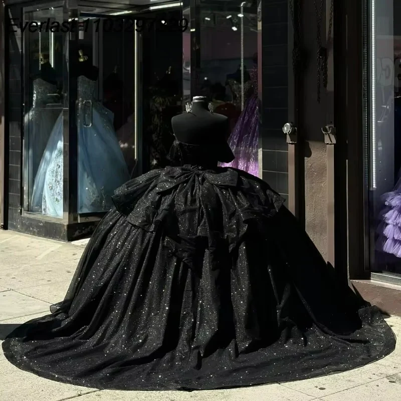 Robe de bal noire brillante avec nœud en cristal perlé