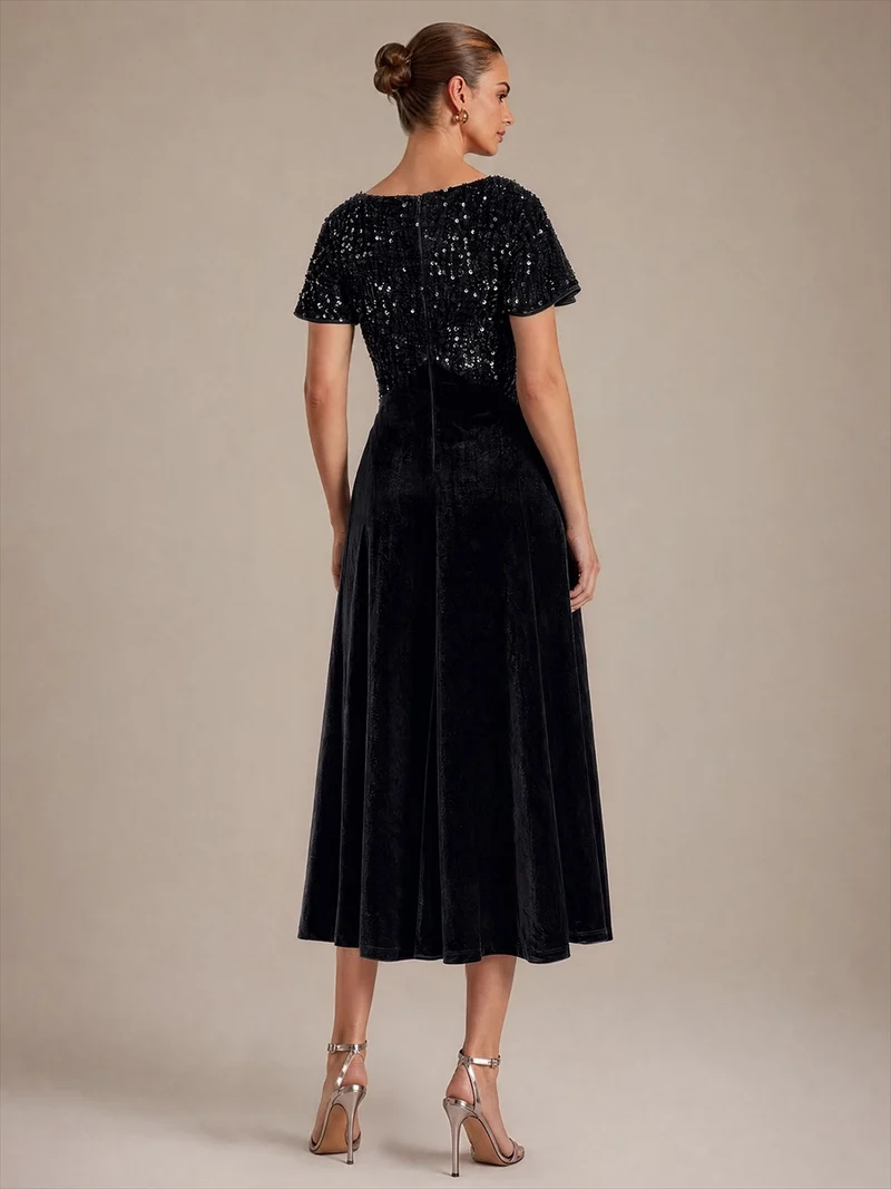 Robe de soirée midi en velours à sequins et manches volantées