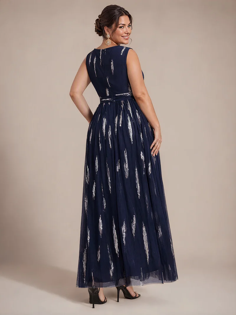 Robe longue sans manches en tulle à paillettes drapé