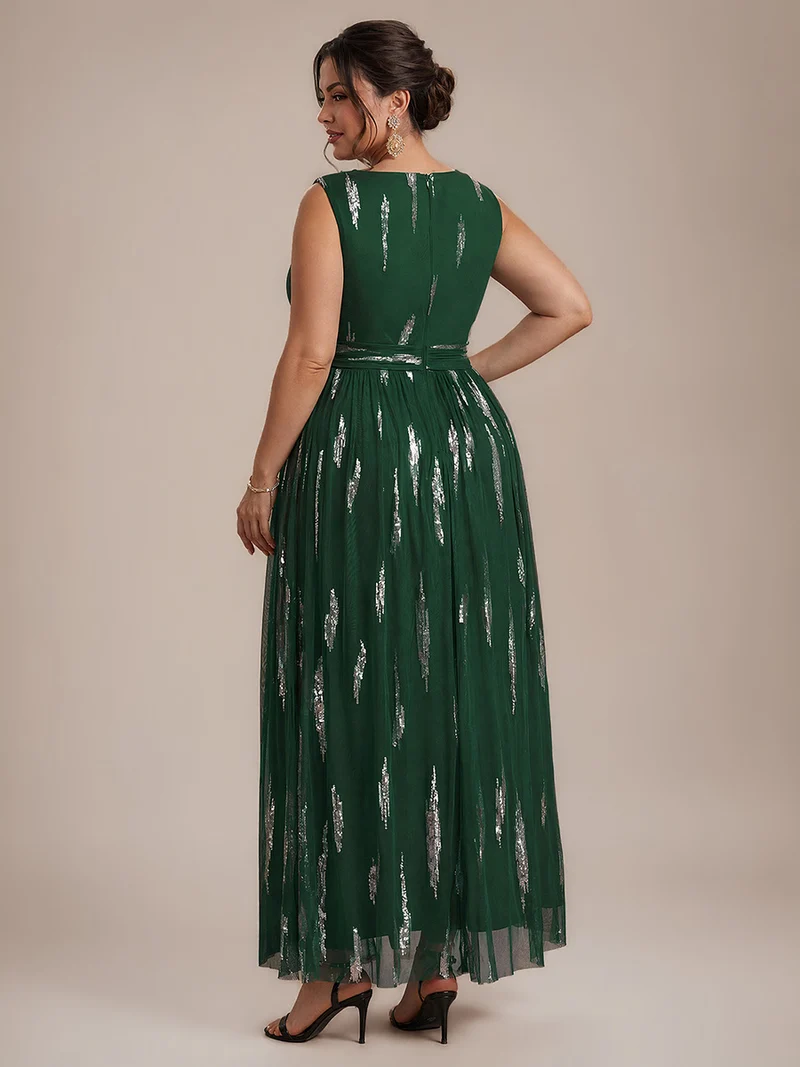 Robe longue sans manches en tulle à paillettes drapé