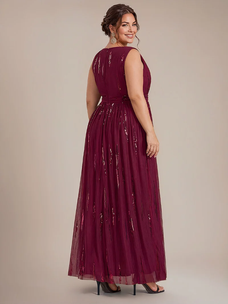 Robe longue sans manches en tulle à paillettes drapé