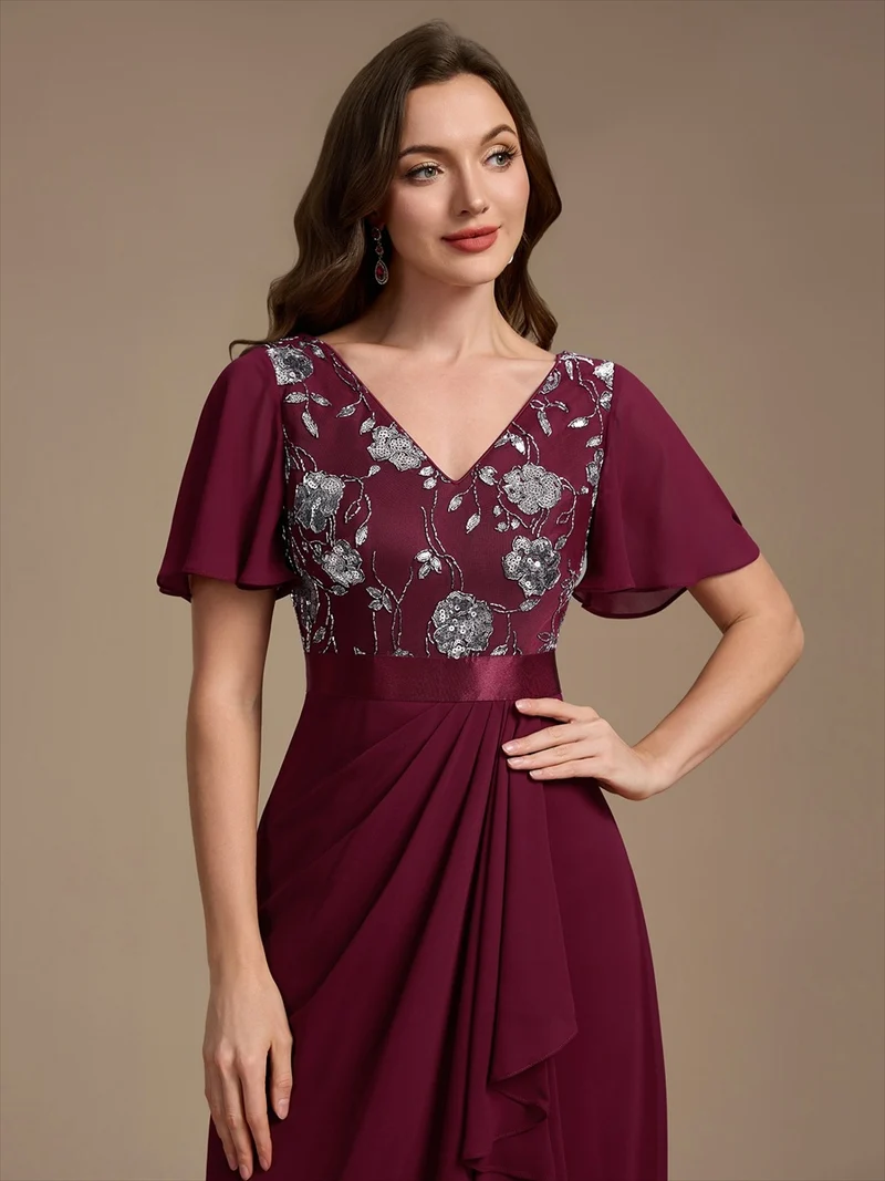 Robe longue de mère de la mariée en mousseline à paillettes, col V et ourlet asymétrique