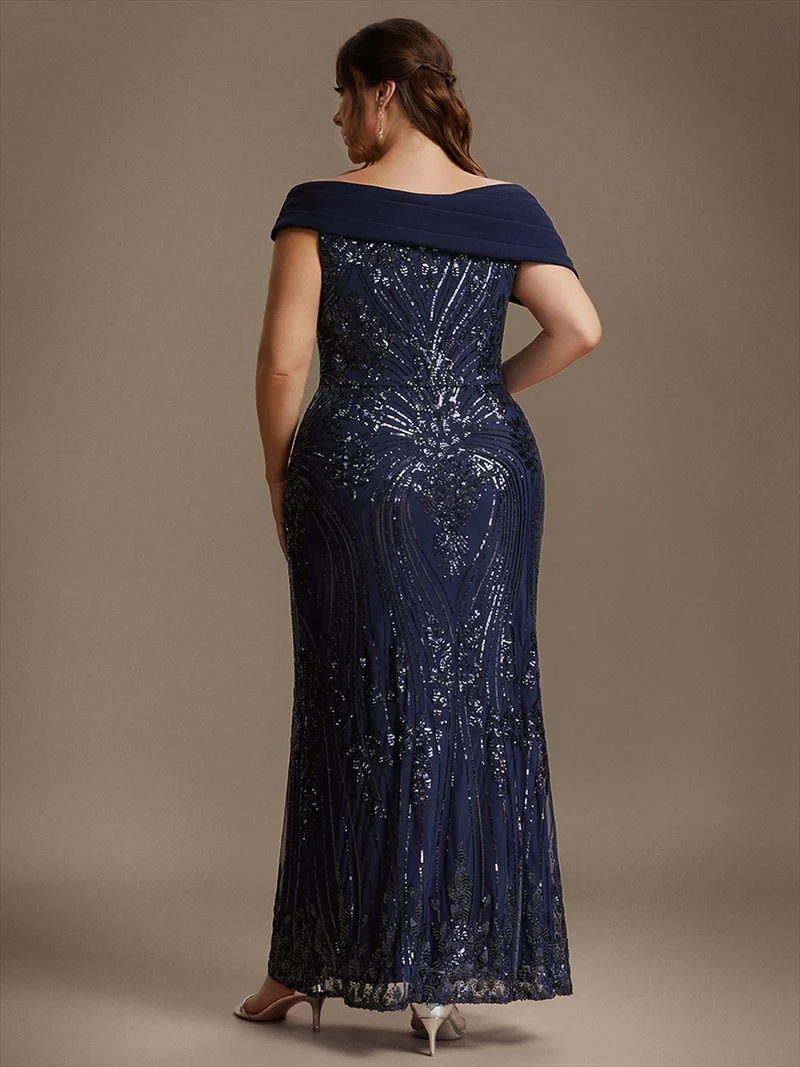 Robe de soirée longue à paillettes, col asymétrique et épaules dénudées