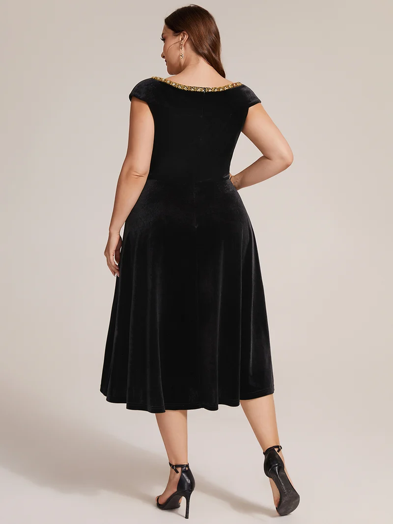 Robe midi en velours pour mariage, col V orné de bijoux