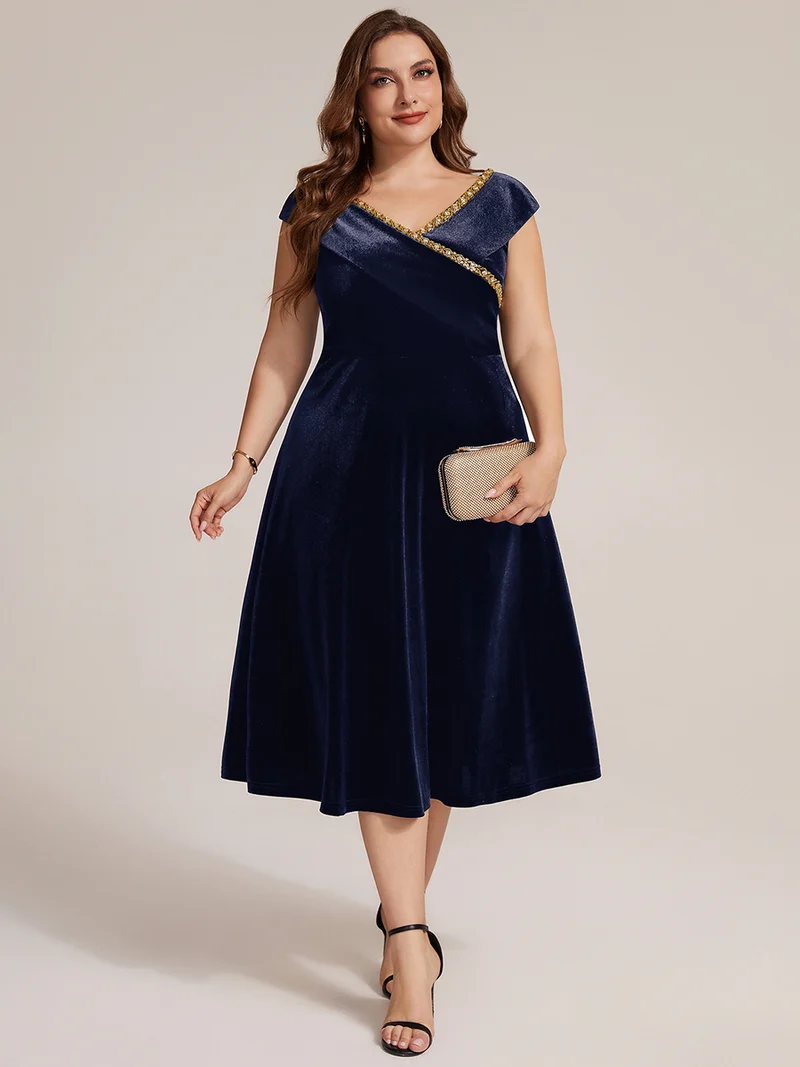 Robe midi en velours pour mariage, col V orné de bijoux