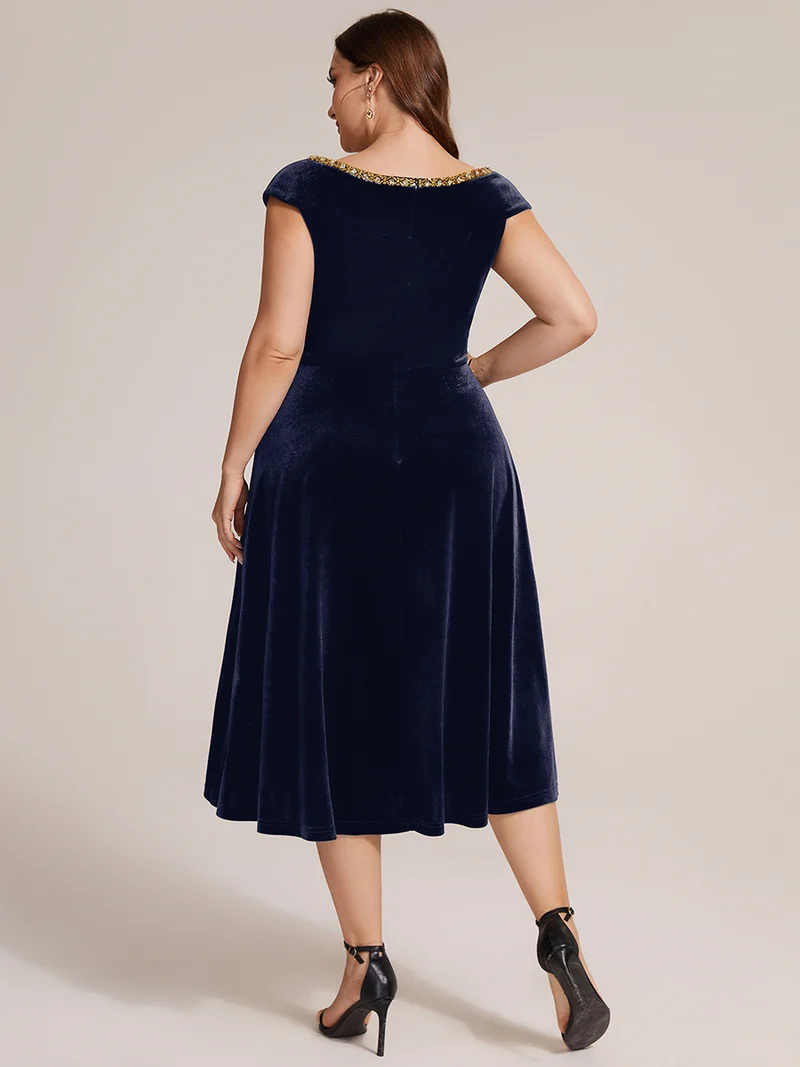 Robe midi en velours pour mariage, col V orné de bijoux