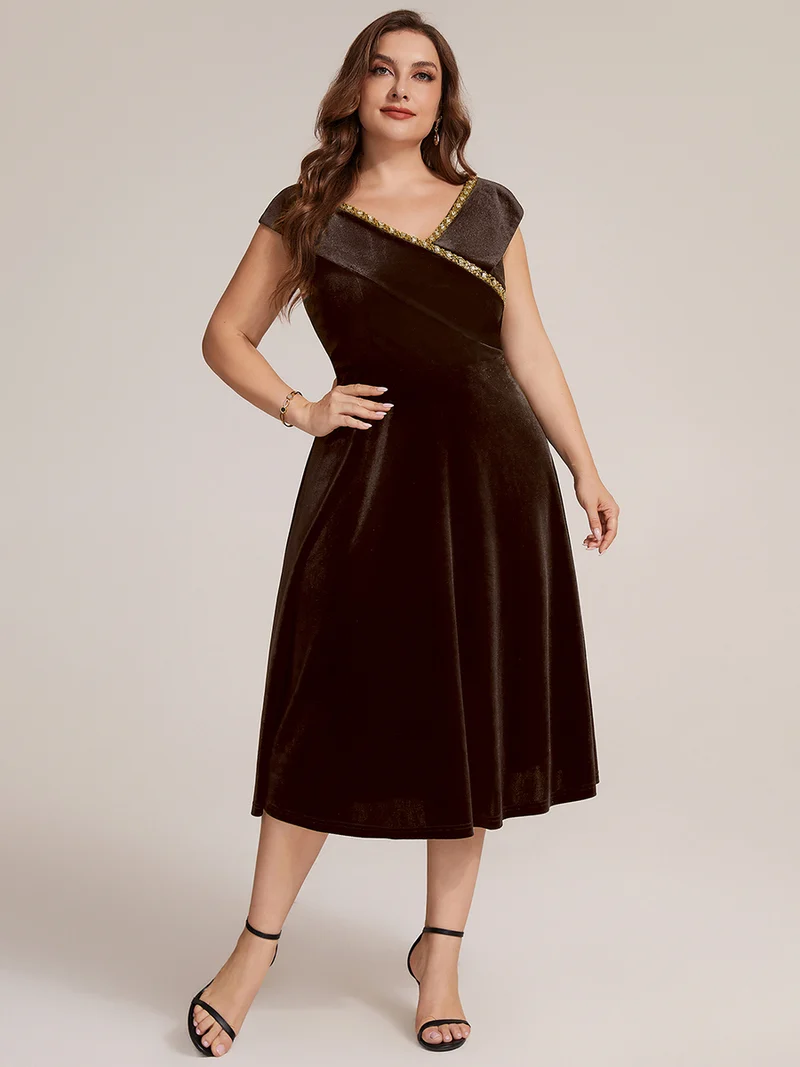 Robe midi en velours pour mariage, col V orné de bijoux