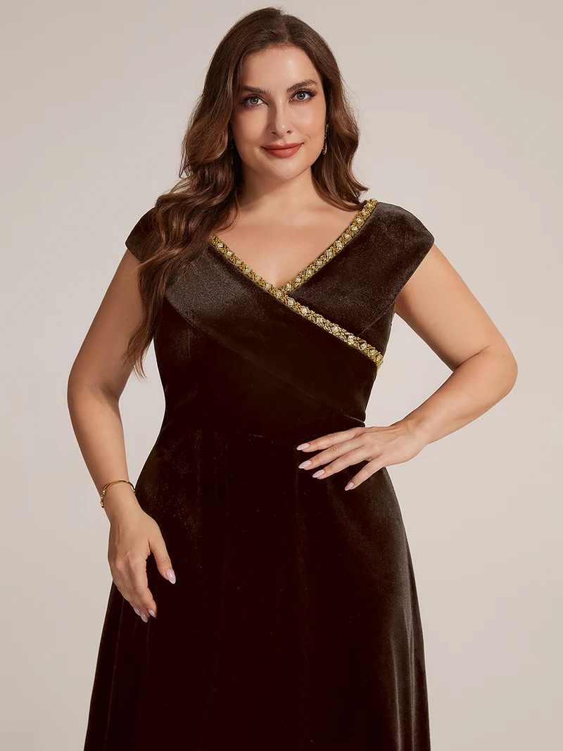 Robe midi en velours pour mariage, col V orné de bijoux