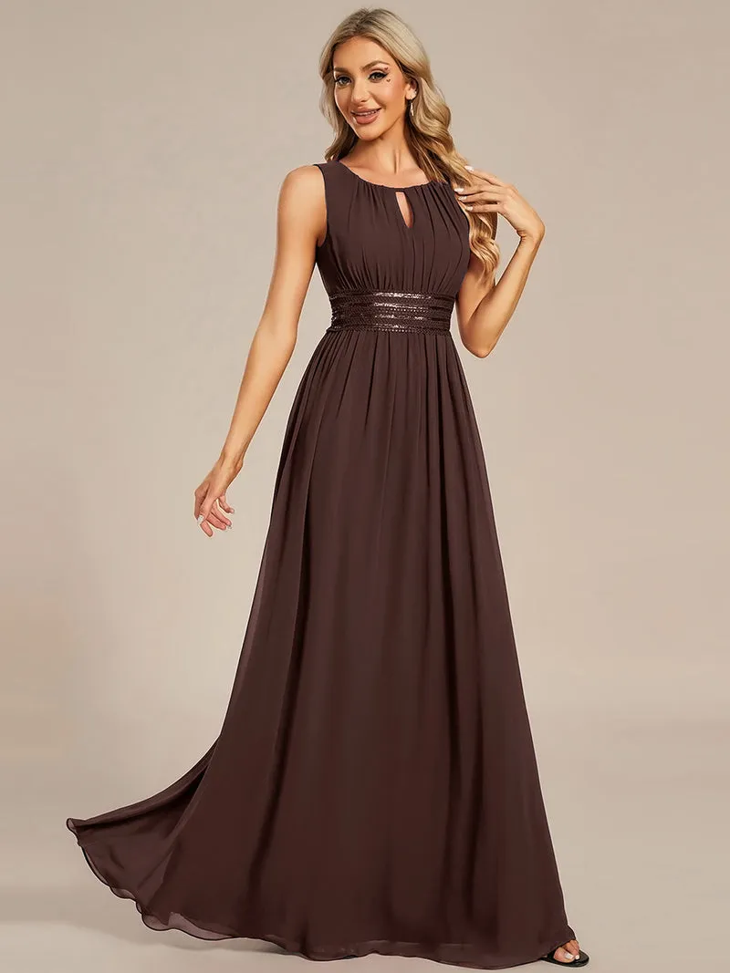 Robe de Cérémonie Trapèze Simple Sans Manches en Mousseline avec Détails Ajourés