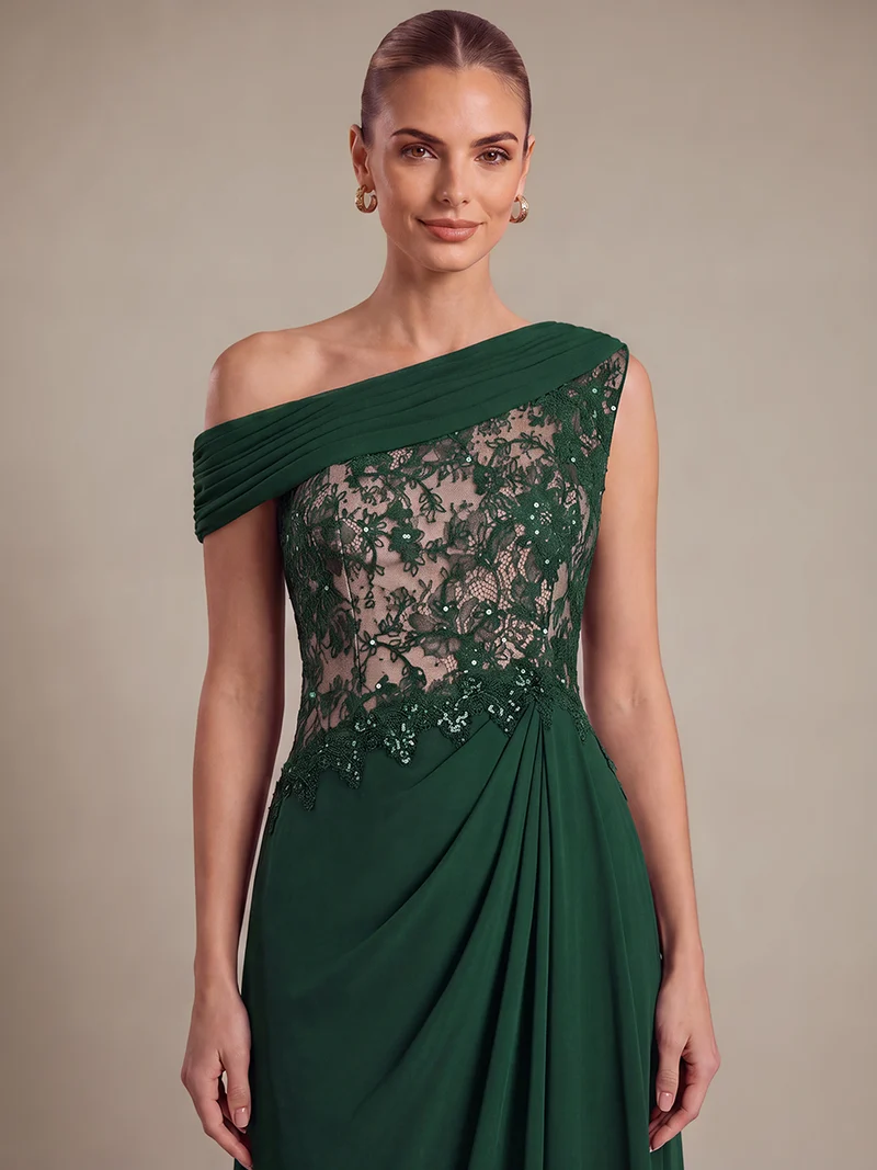 Robe longue asymétrique en mousseline avec détail transparent