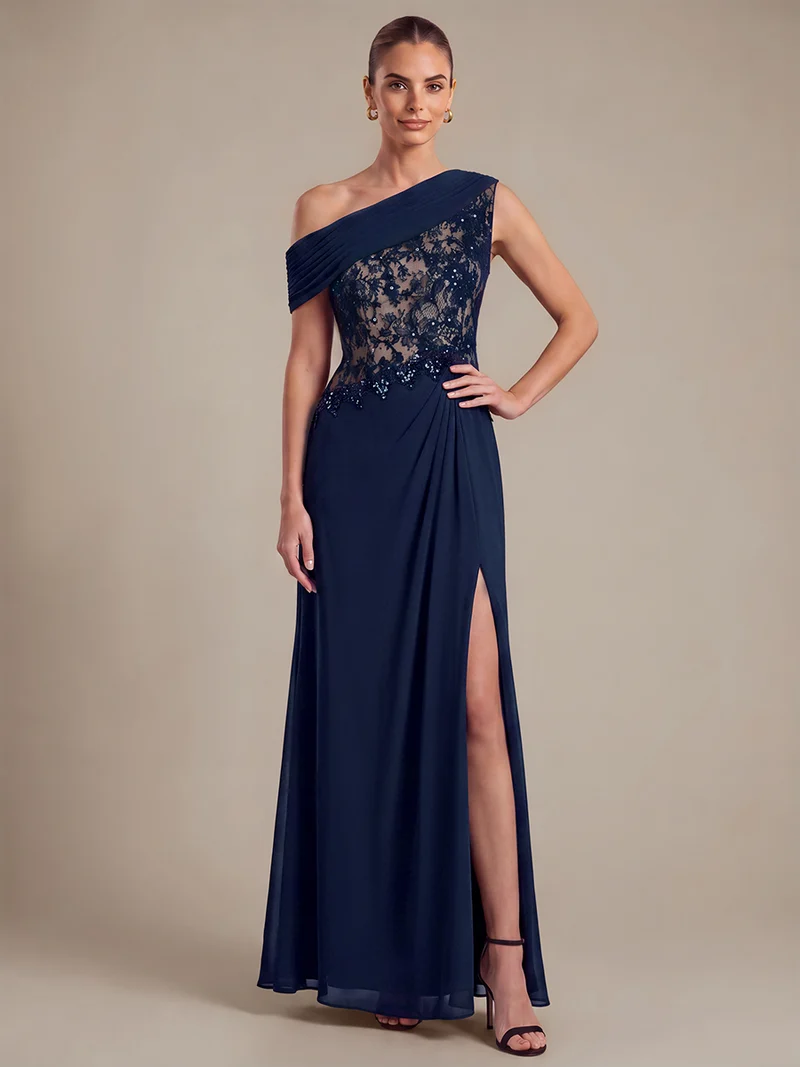 Robe longue asymétrique en mousseline avec détail transparent