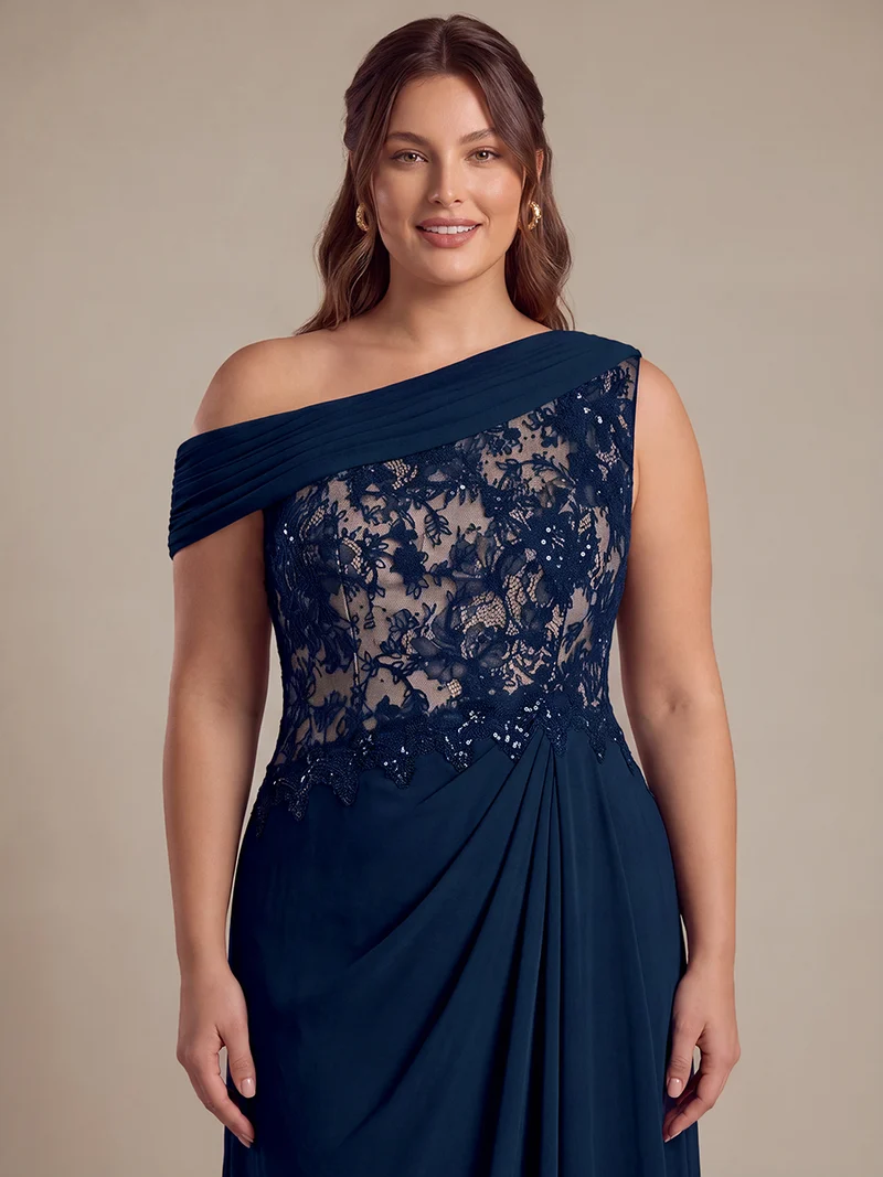 Robe longue asymétrique en mousseline avec détail transparent