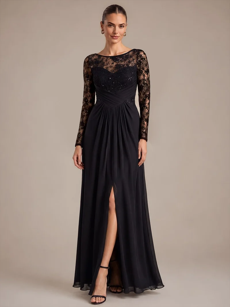 Robe longue en mousseline à manches longues et détails transparents