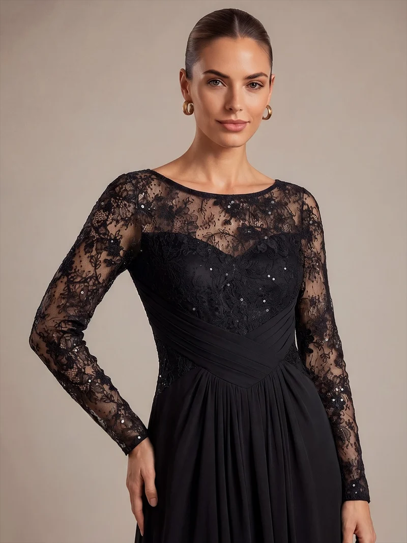Robe longue en mousseline à manches longues et détails transparents