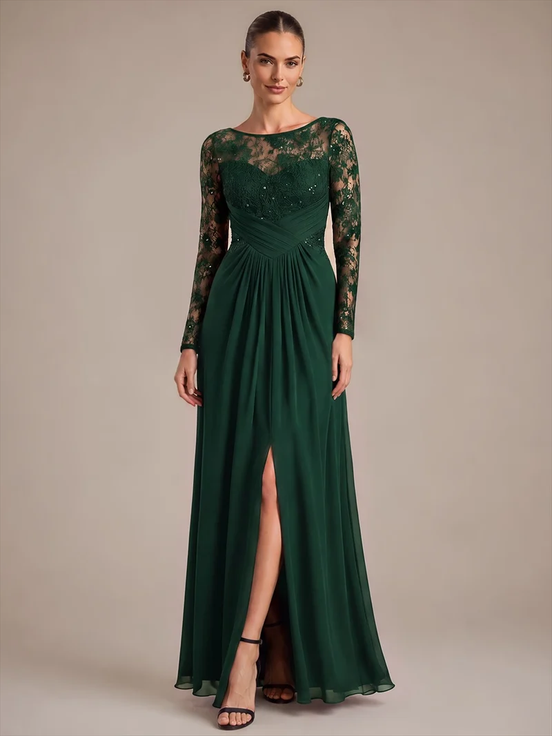 Robe longue en mousseline à manches longues et détails transparents