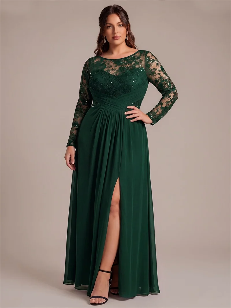 Robe longue en mousseline à manches longues et détails transparents