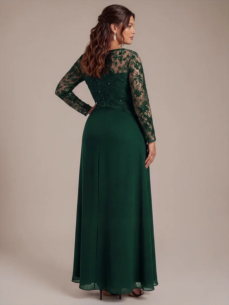 Robe longue en mousseline à manches longues et détails transparents