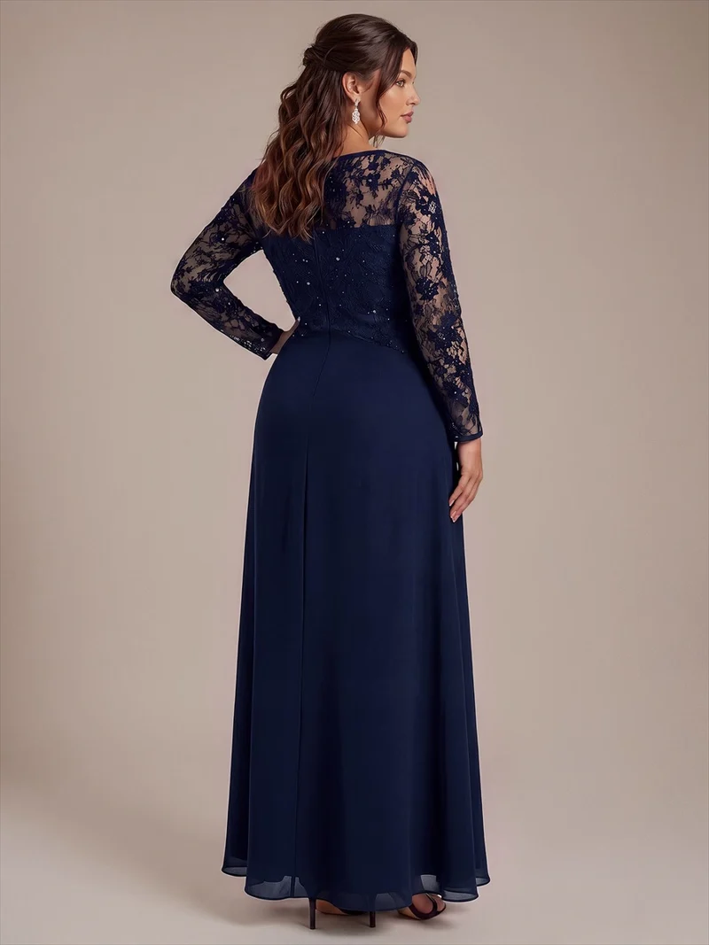 Robe longue en mousseline à manches longues et détails transparents