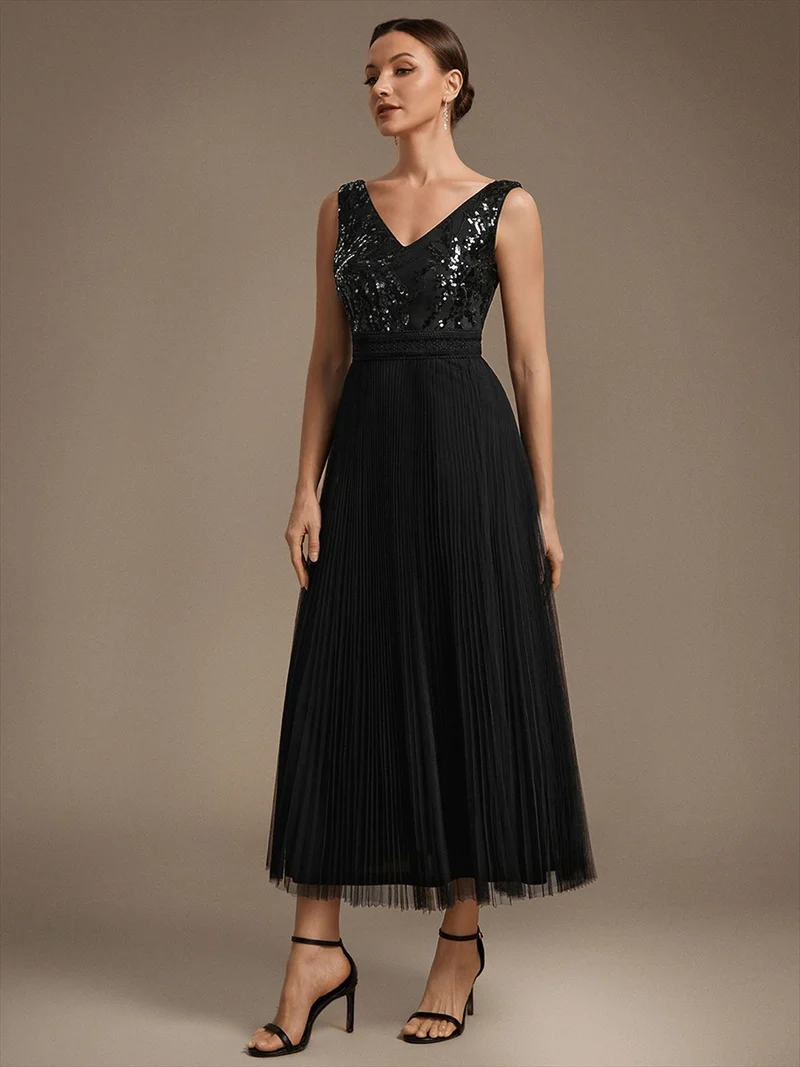 Robe longue en tulle à paillettes avec col V et bordure en dentelle