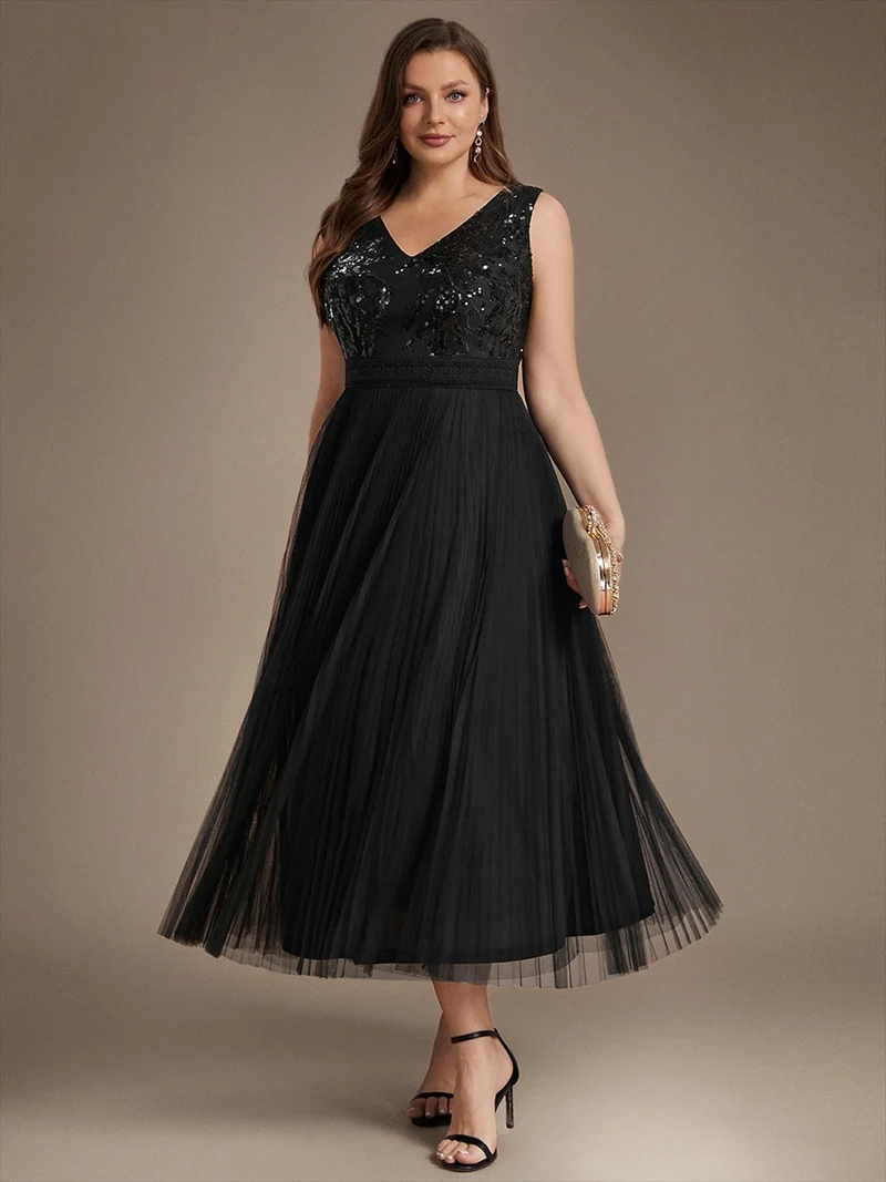Robe longue en tulle à paillettes avec col V et bordure en dentelle