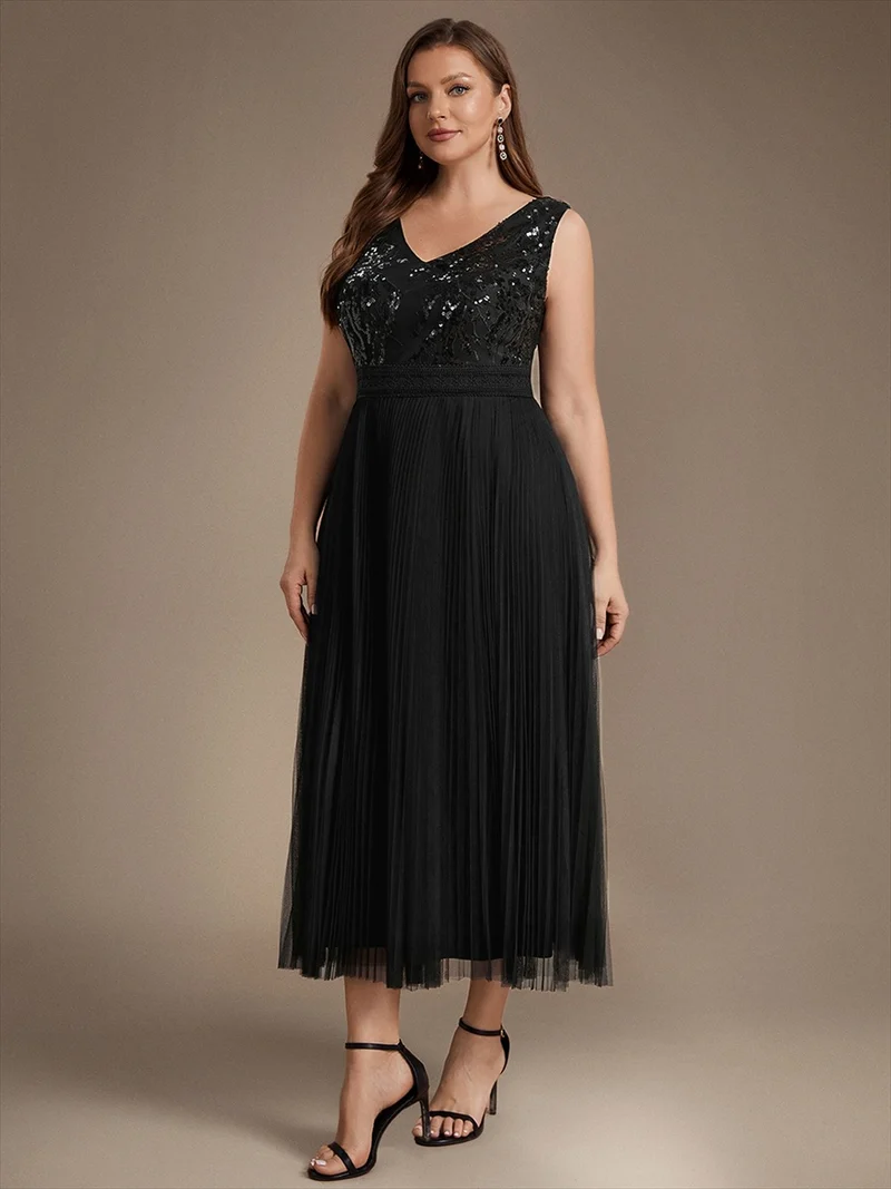 Robe longue en tulle à paillettes avec col V et bordure en dentelle