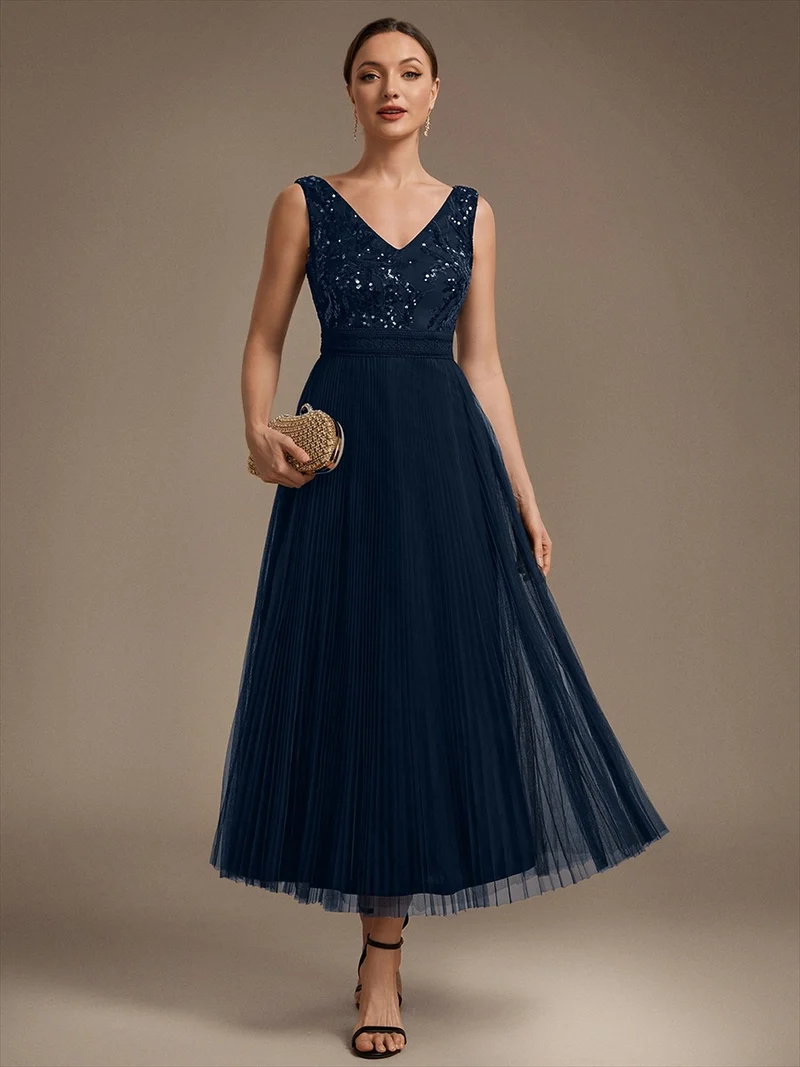 Robe longue en tulle à paillettes avec col V et bordure en dentelle