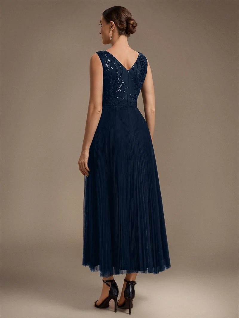Robe longue en tulle à paillettes avec col V et bordure en dentelle