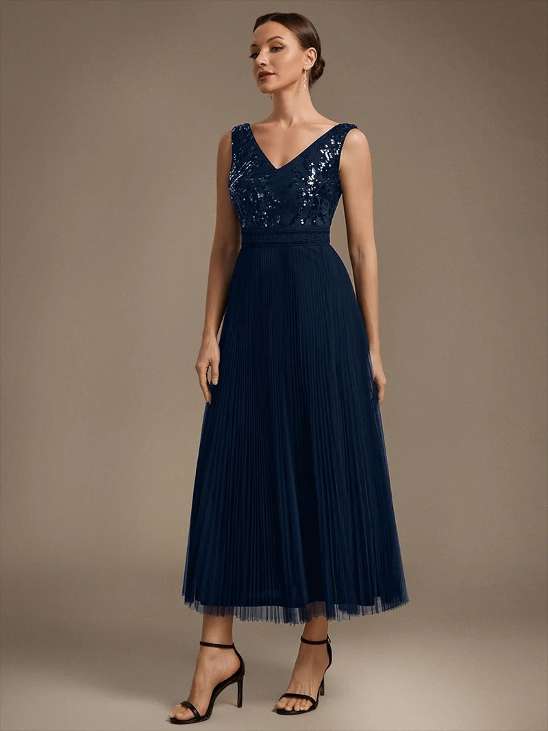 Robe longue en tulle à paillettes avec col V et bordure en dentelle