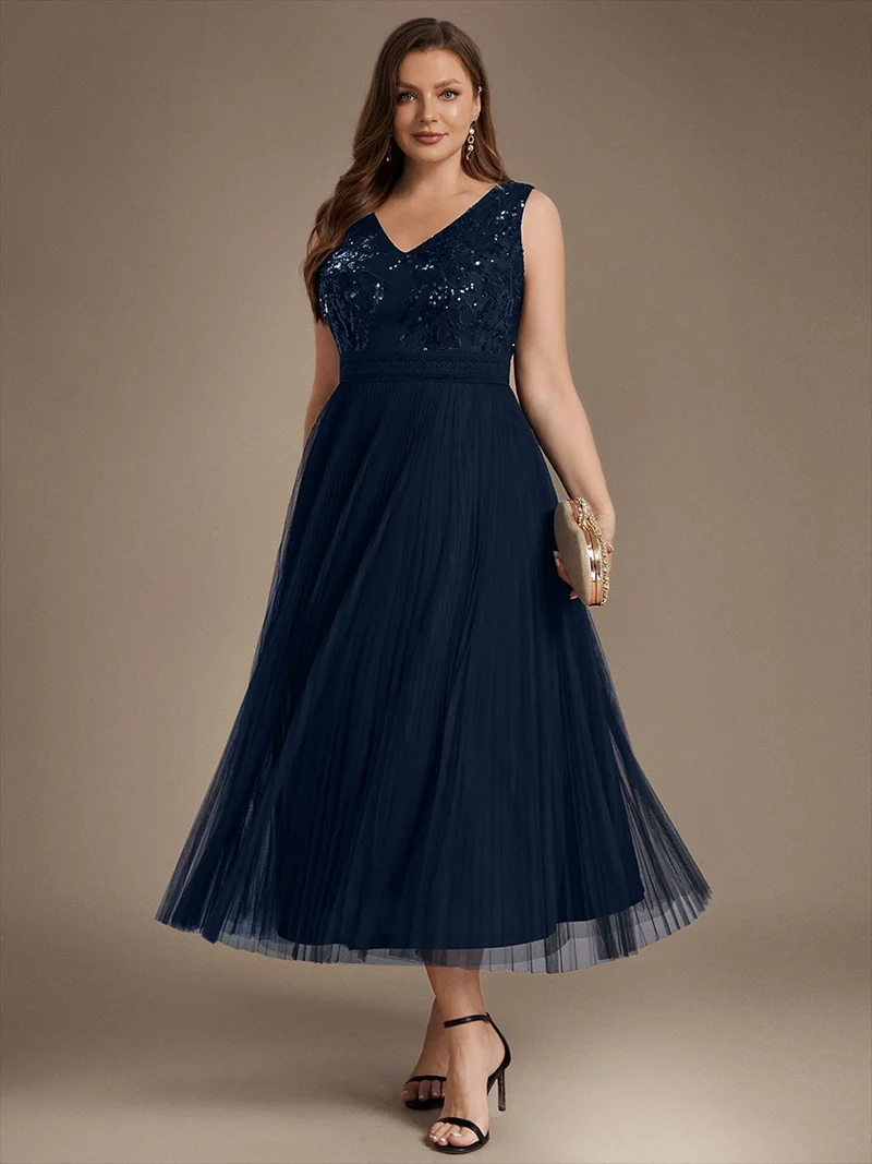 Robe longue en tulle à paillettes avec col V et bordure en dentelle