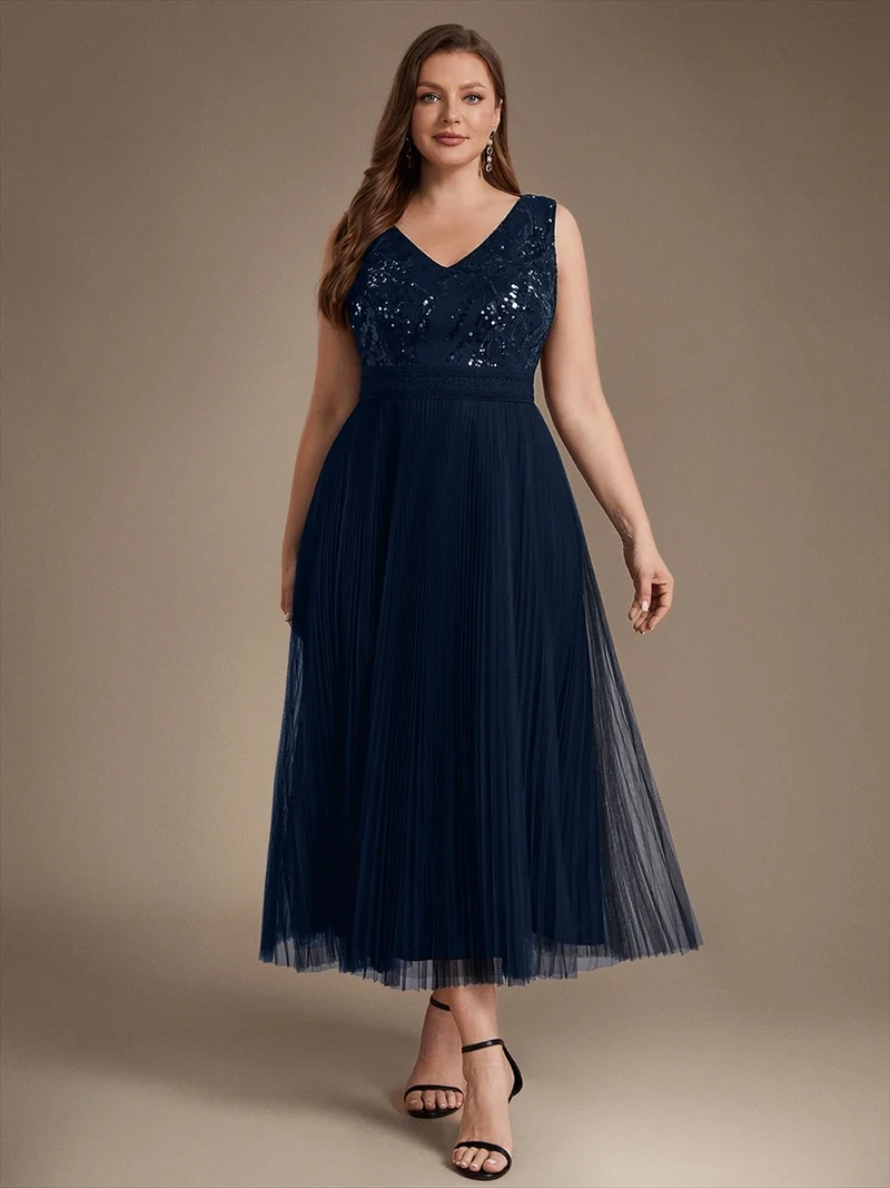 Robe longue en tulle à paillettes avec col V et bordure en dentelle