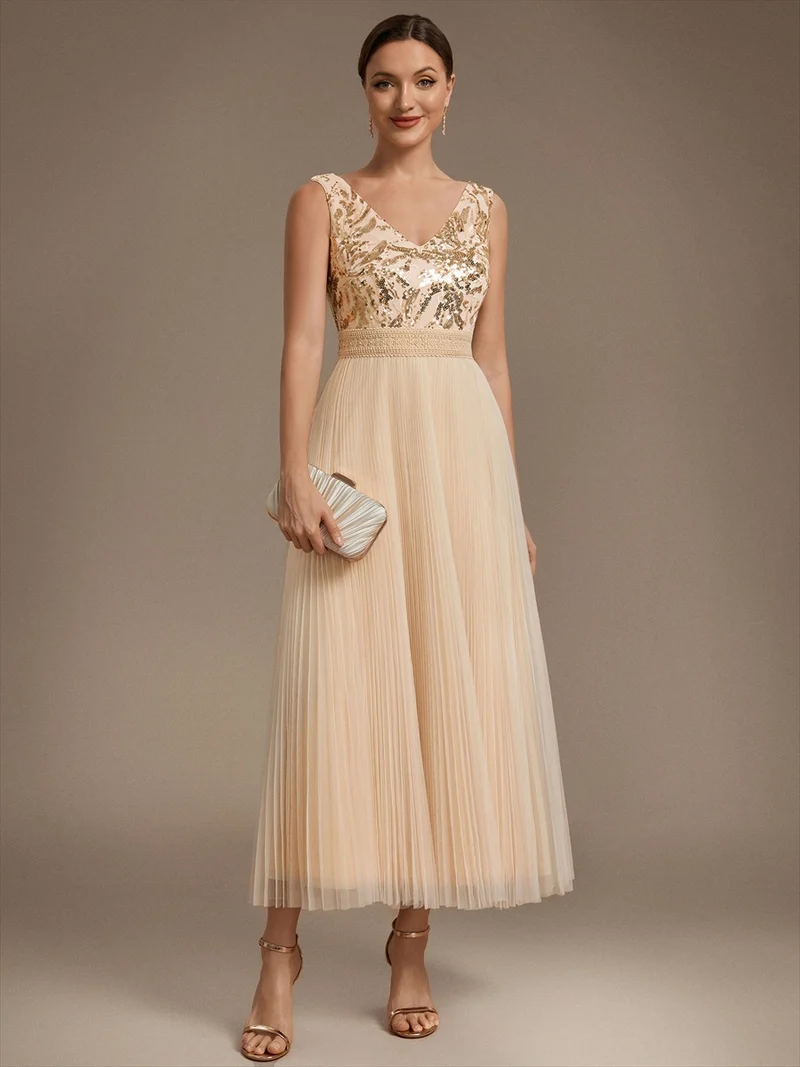 Robe longue en tulle à paillettes avec col V et bordure en dentelle