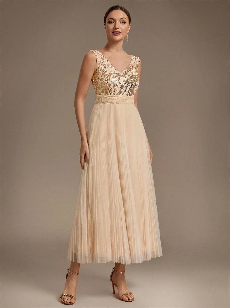 Robe longue en tulle à paillettes avec col V et bordure en dentelle