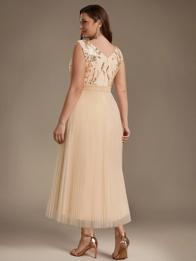 Robe longue en tulle à paillettes avec col V et bordure en dentelle