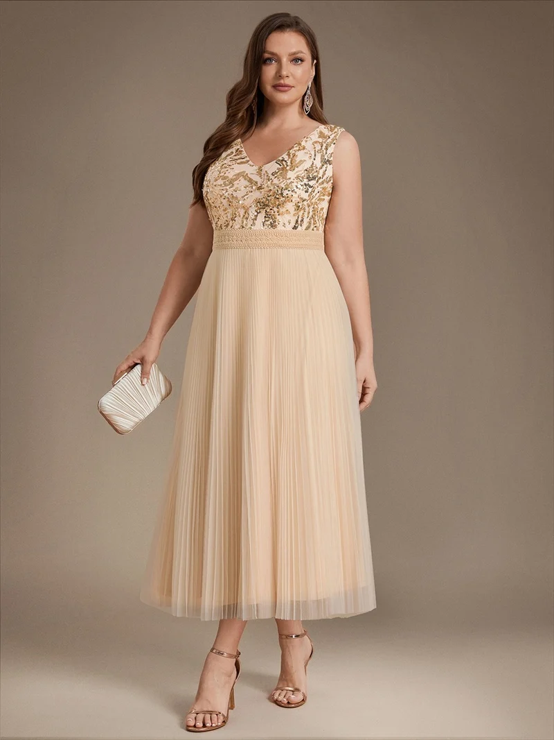 Robe longue en tulle à paillettes avec col V et bordure en dentelle