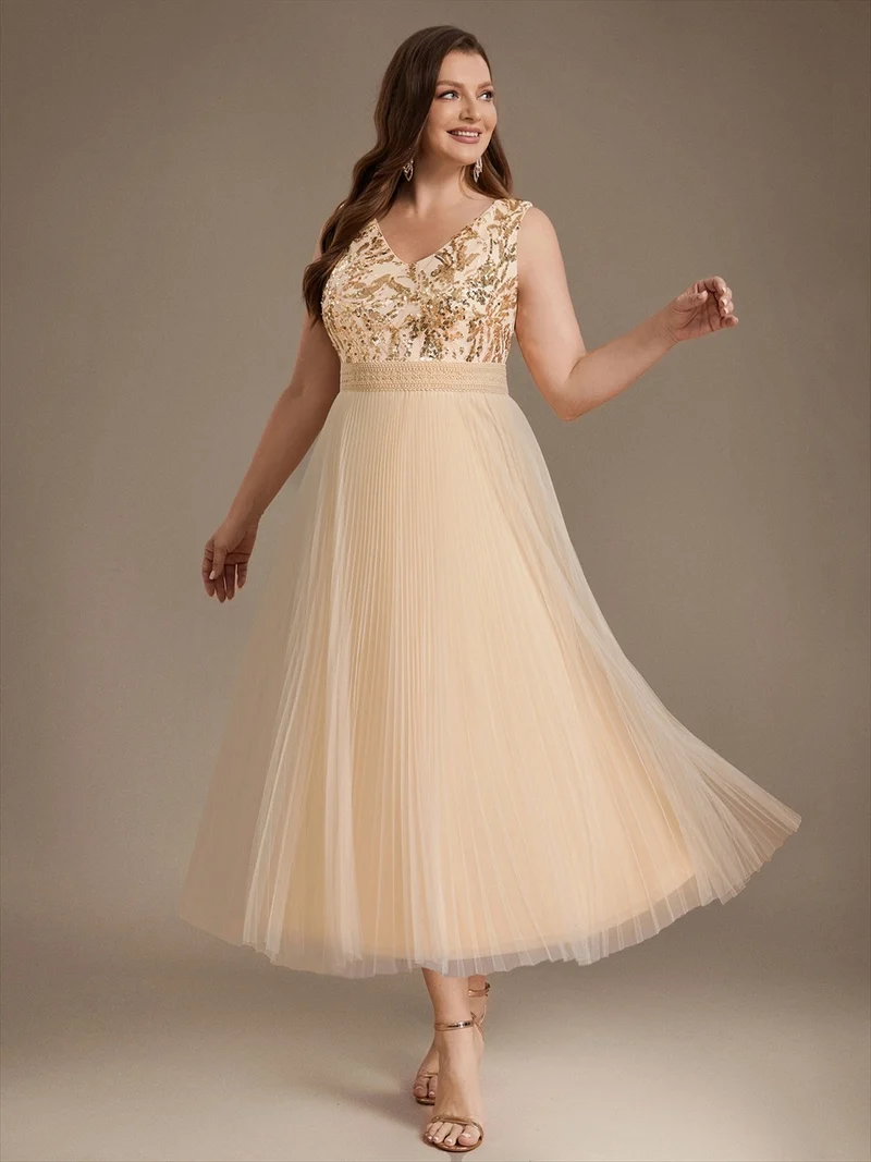 Robe longue en tulle à paillettes avec col V et bordure en dentelle